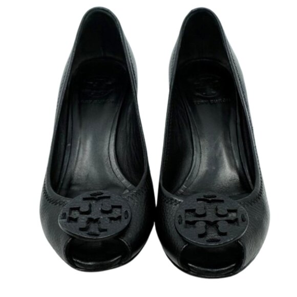 TORY BURCH~Sally 2~PEEP TOE PUMP~BLACK TUMBLED LEATHER SHOES~Size 8 - Picture 2 of 8
